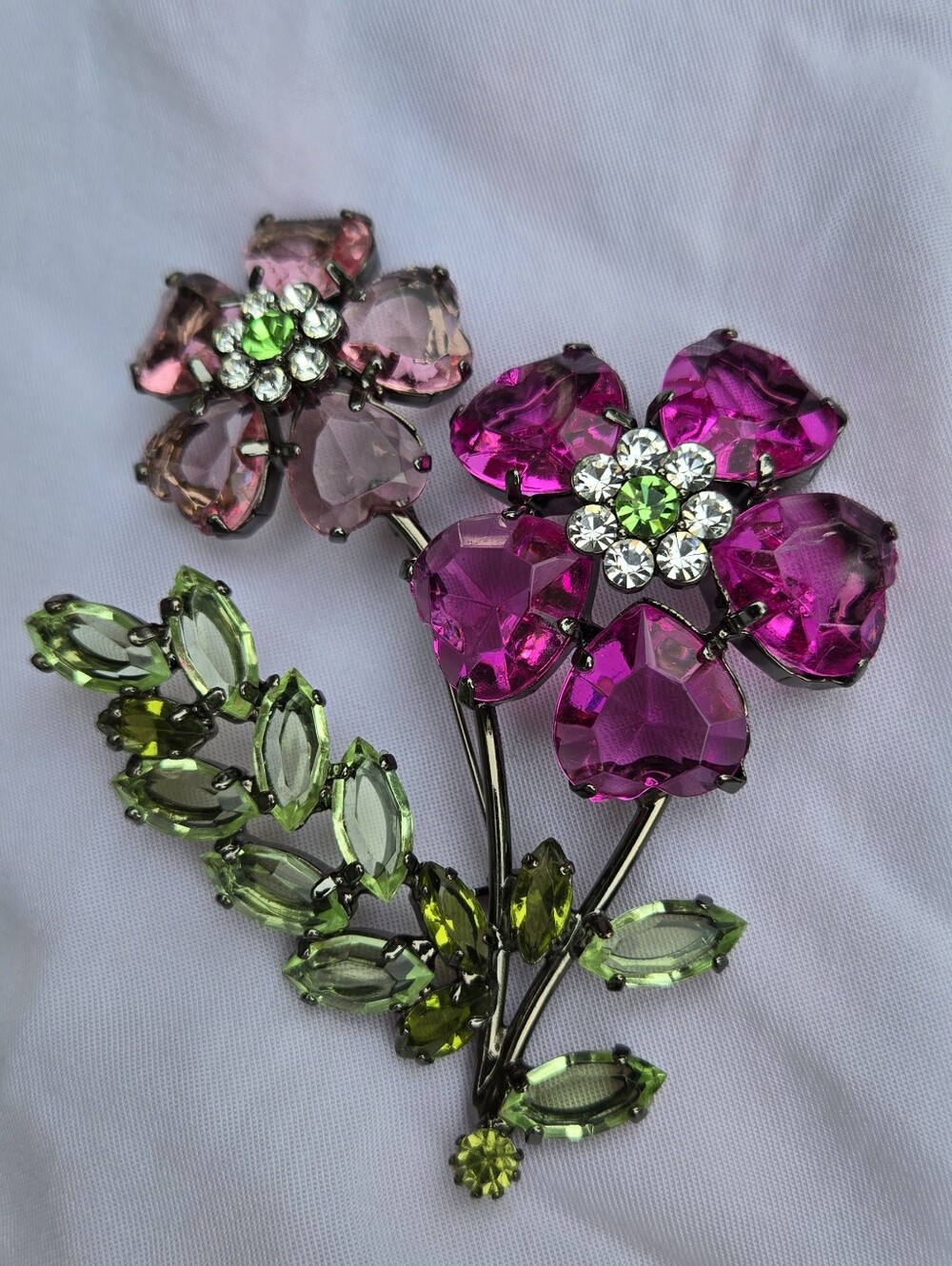 Avon Huge  Vintage  Pink and Purple Green Crystal Brooche - Picture 6 of 16